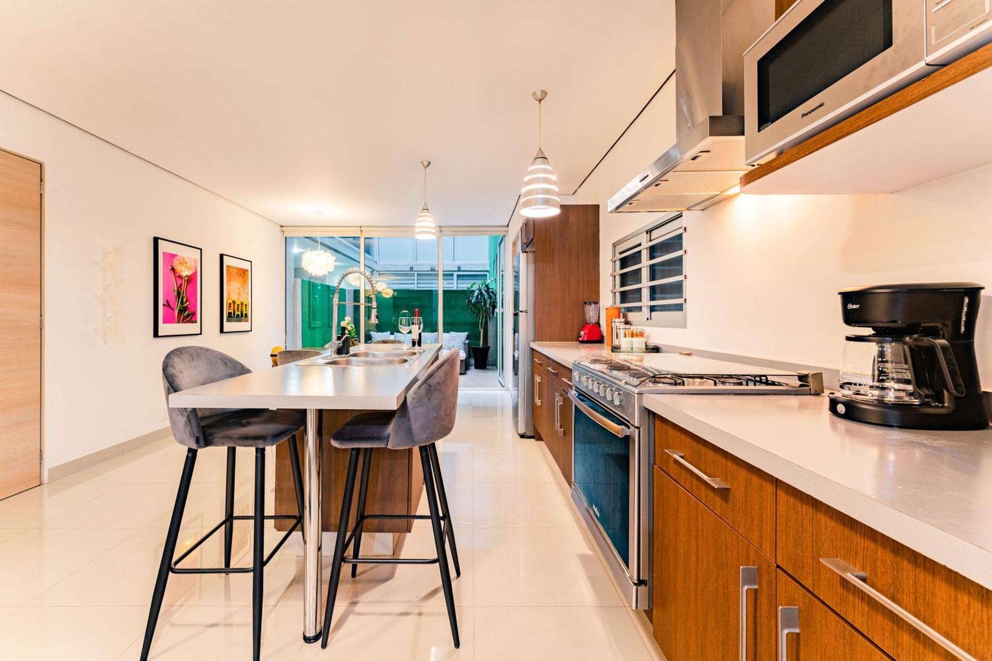 Stylish In Roma With Parking Apartment