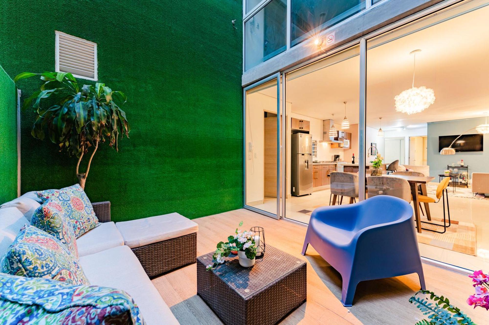 Stylish In Roma With Parking Apartment